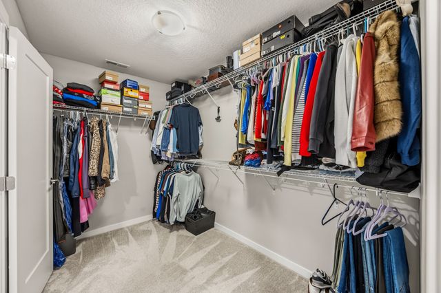 16631 Wilden Drive, Clive, IA 50325