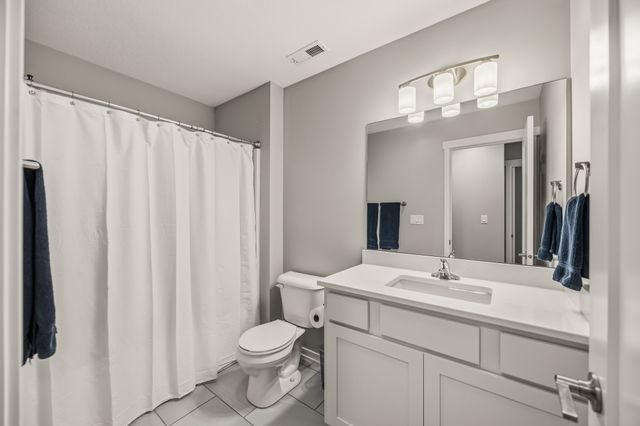 16631 Wilden Drive, Clive, IA 50325