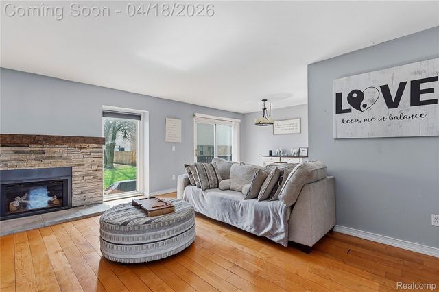 37816 Charter Oaks Boulevard, Clinton Charter Township, MI 48036
