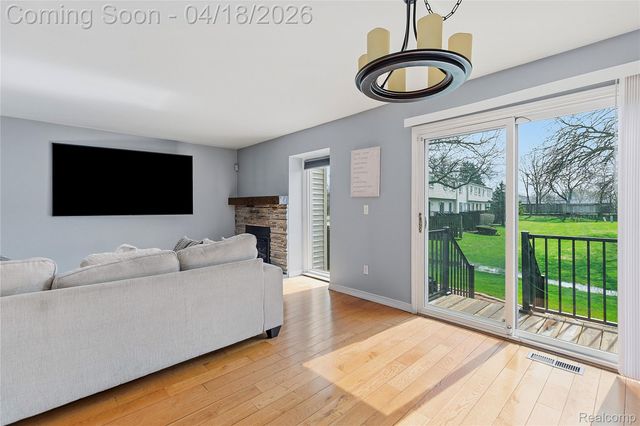 37816 Charter Oaks Boulevard, Clinton Charter Township, MI 48036