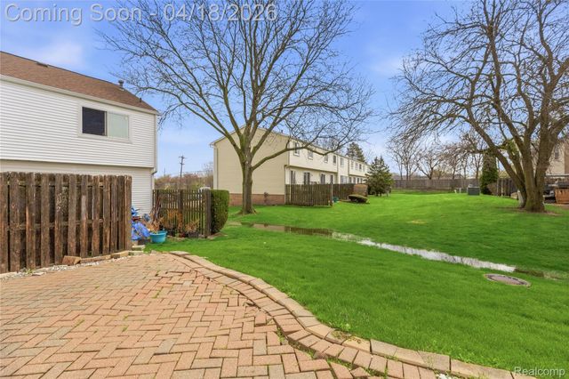 37816 Charter Oaks Boulevard, Clinton Charter Township, MI 48036