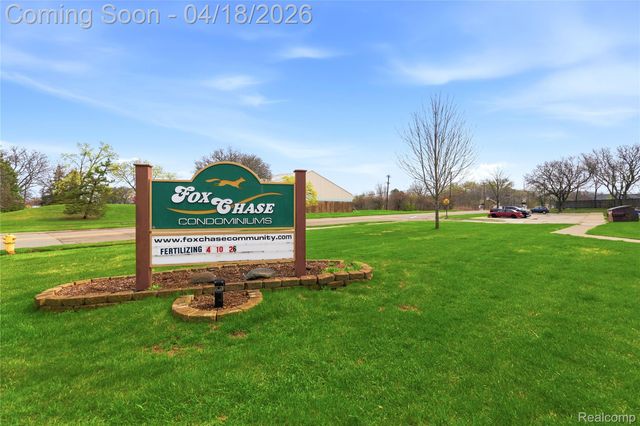 37816 Charter Oaks Boulevard, Clinton Charter Township, MI 48036
