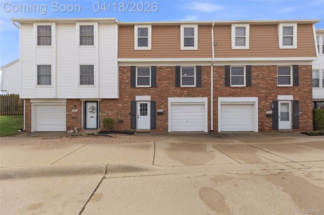 37816 Charter Oaks Boulevard, Clinton Charter Township, MI 48036