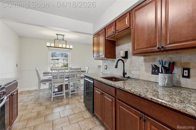 37816 Charter Oaks Boulevard, Clinton Charter Township, MI 48036