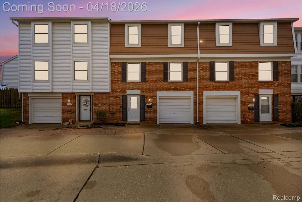 37816 Charter Oaks Boulevard, Clinton Charter Township, MI 48036