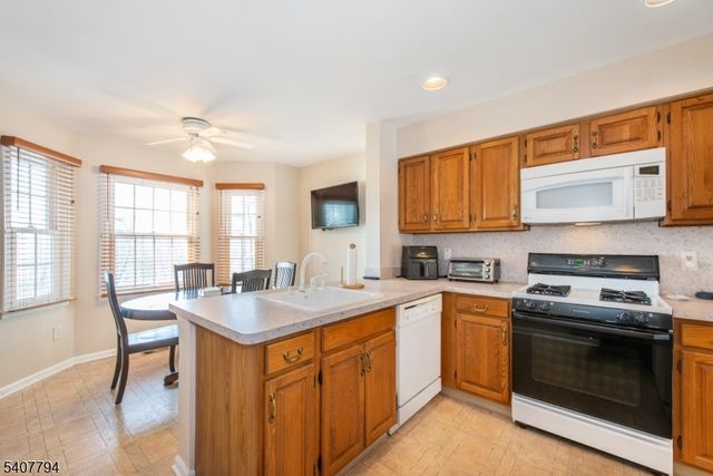 32 Noelle Ct, Lincoln Park Boro, NJ 07035