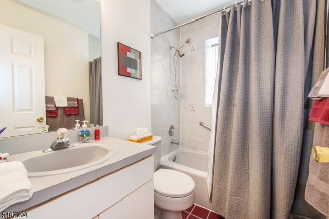 32 Noelle Ct, Lincoln Park Boro, NJ 07035