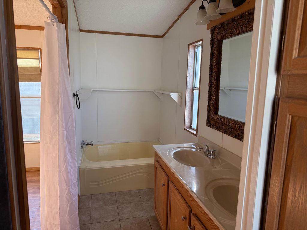 1014 Mountain View DR, Lewistown, MT 59457 photo 12