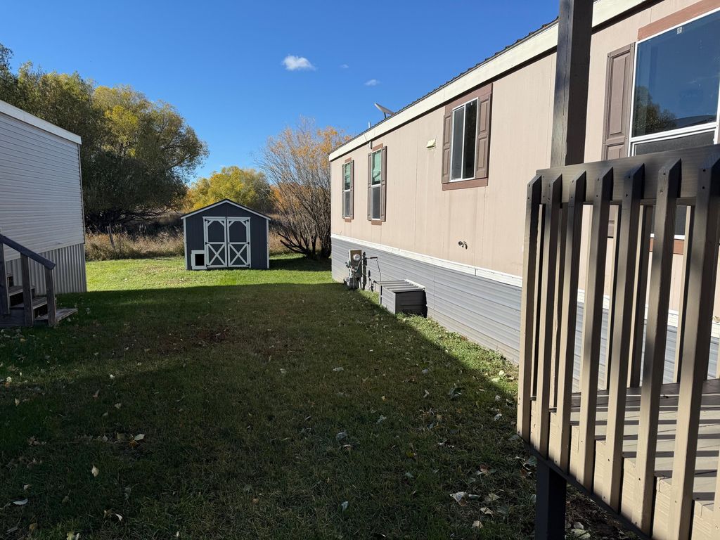 1014 Mountain View DR, Lewistown, MT 59457 photo 3