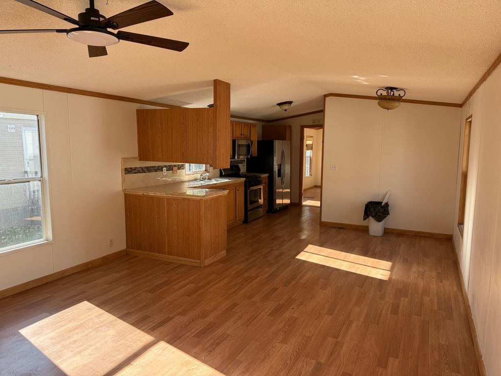 1014 Mountain View DR, Lewistown, MT 59457 photo 5