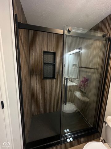 3511 Statuette, Indianapolis, IN 46214