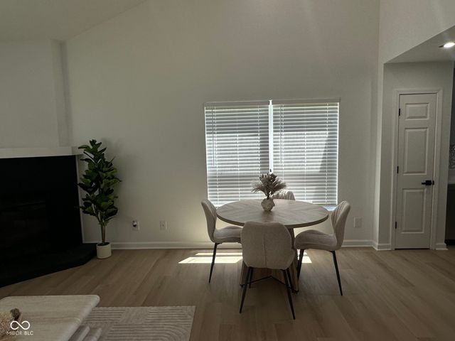 3511 Statuette, Indianapolis, IN 46214