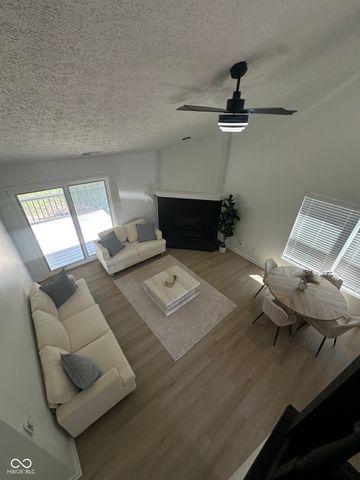 3511 Statuette, Indianapolis, IN 46214