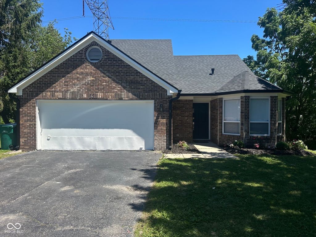 3511 Statuette, Indianapolis, IN 46214