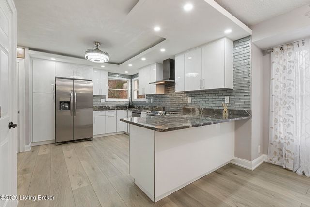 5406 Big Sky Dr, Louisville, KY 40229