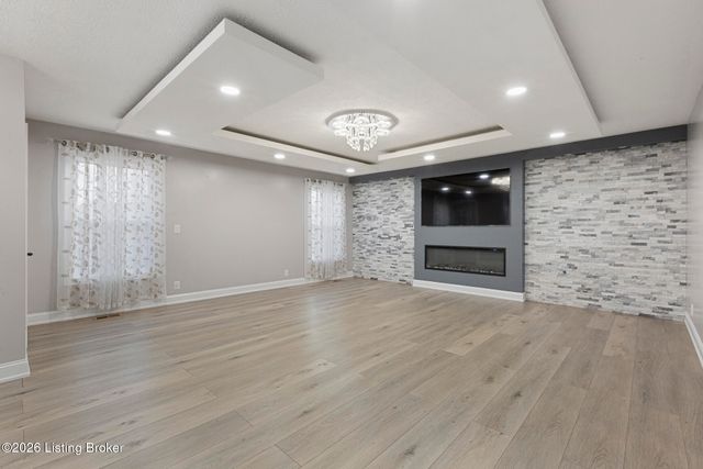 5406 Big Sky Dr, Louisville, KY 40229