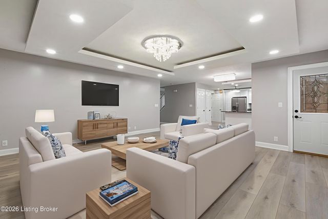 5406 Big Sky Dr, Louisville, KY 40229