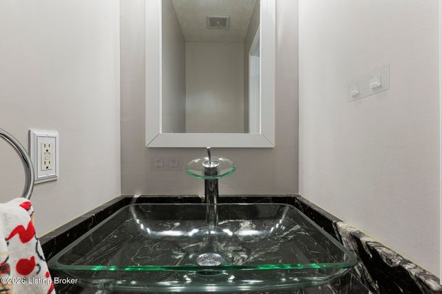 5406 Big Sky Dr, Louisville, KY 40229