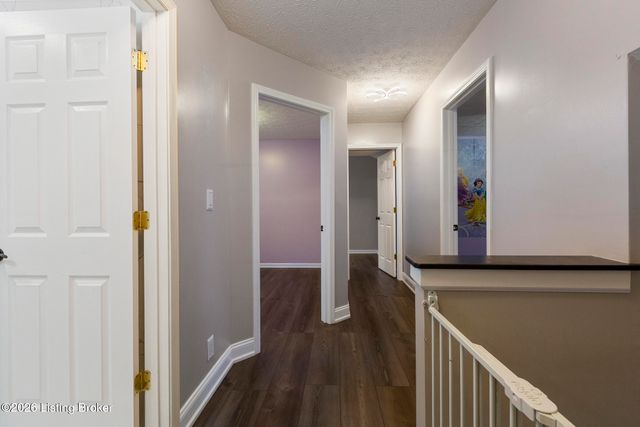 5406 Big Sky Dr, Louisville, KY 40229