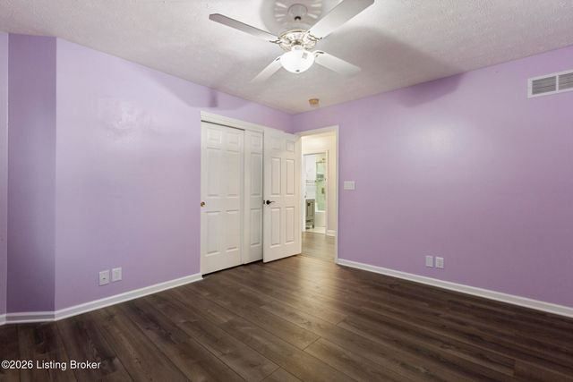 5406 Big Sky Dr, Louisville, KY 40229