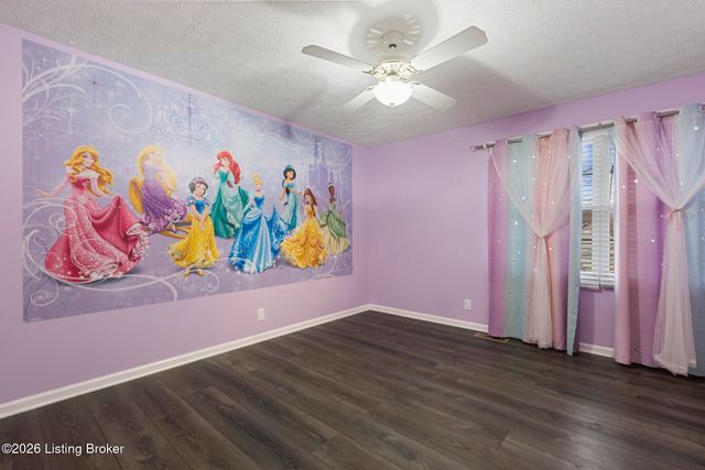 5406 Big Sky Dr, Louisville, KY 40229