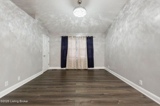 5406 Big Sky Dr, Louisville, KY 40229