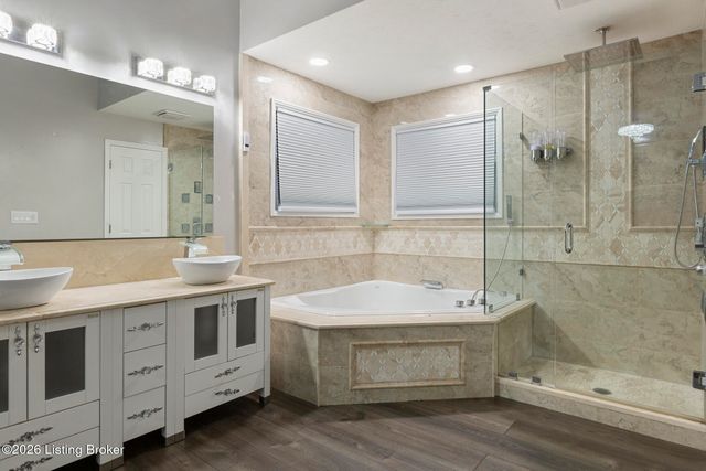 5406 Big Sky Dr, Louisville, KY 40229