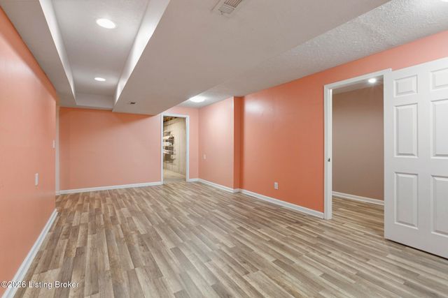 5406 Big Sky Dr, Louisville, KY 40229