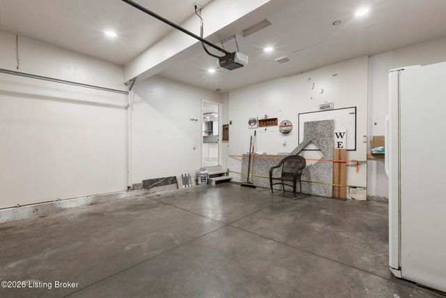 5406 Big Sky Dr, Louisville, KY 40229