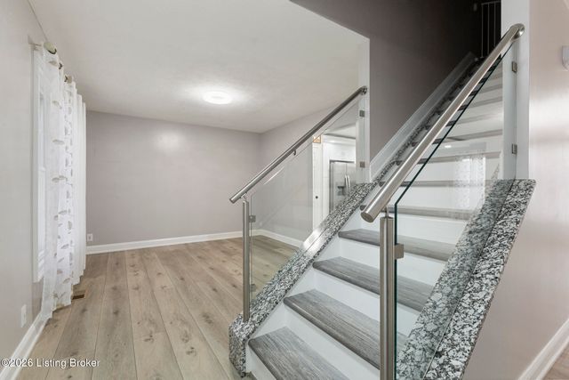 5406 Big Sky Dr, Louisville, KY 40229