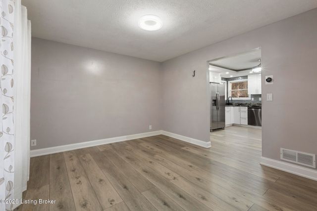 5406 Big Sky Dr, Louisville, KY 40229