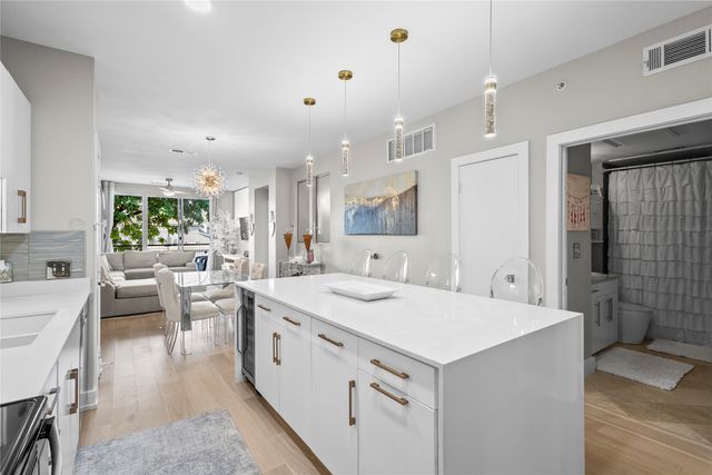 4333 Gilbert Avenue 218, Dallas, TX 75219