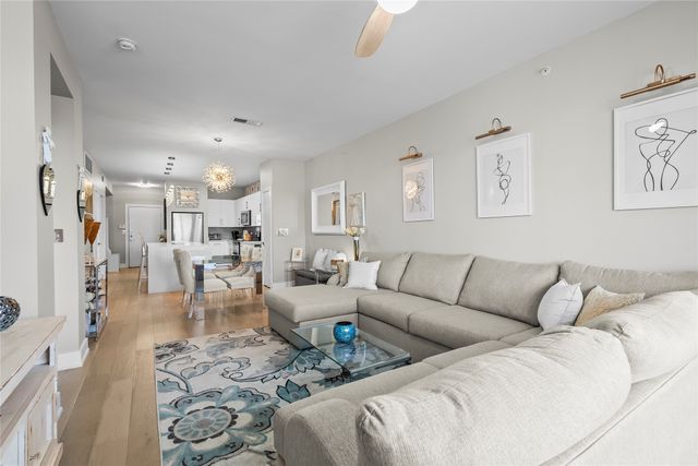 4333 Gilbert Avenue 218, Dallas, TX 75219