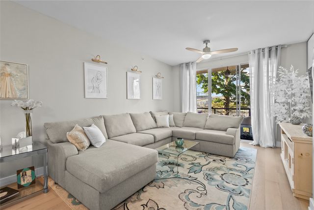 4333 Gilbert Avenue 218, Dallas, TX 75219