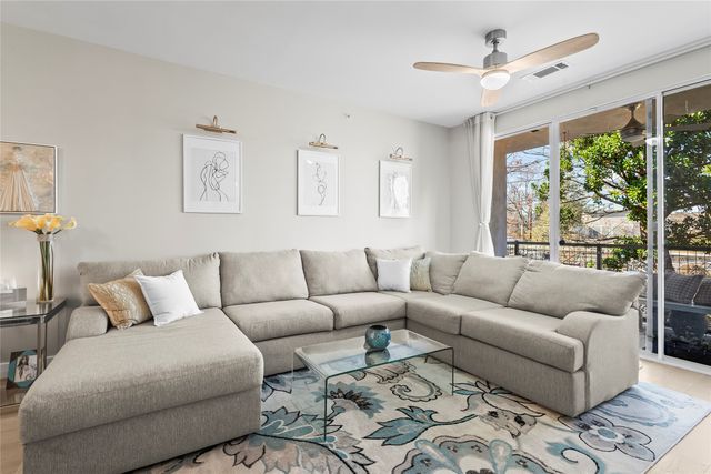 4333 Gilbert Avenue 218, Dallas, TX 75219