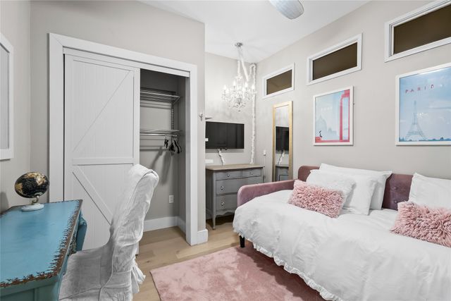 4333 Gilbert Avenue 218, Dallas, TX 75219