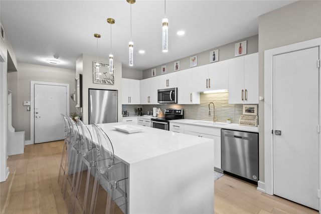 4333 Gilbert Avenue 218, Dallas, TX 75219