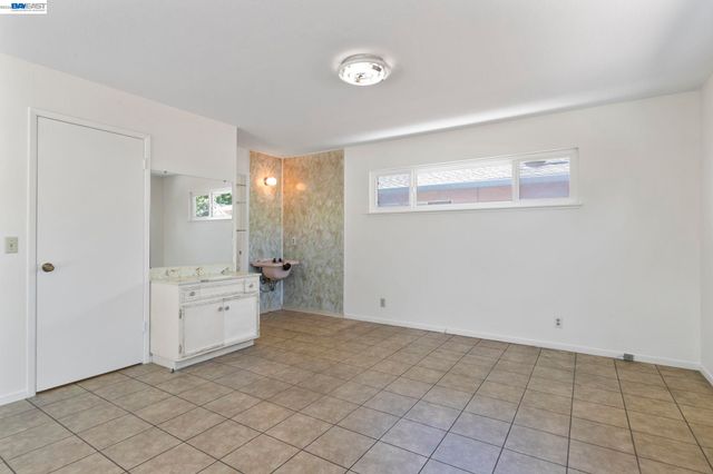 40272 Davis St, Fremont, CA 94538