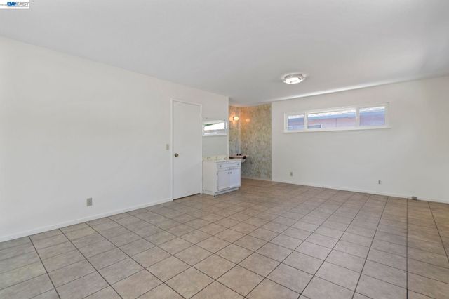 40272 Davis St, Fremont, CA 94538