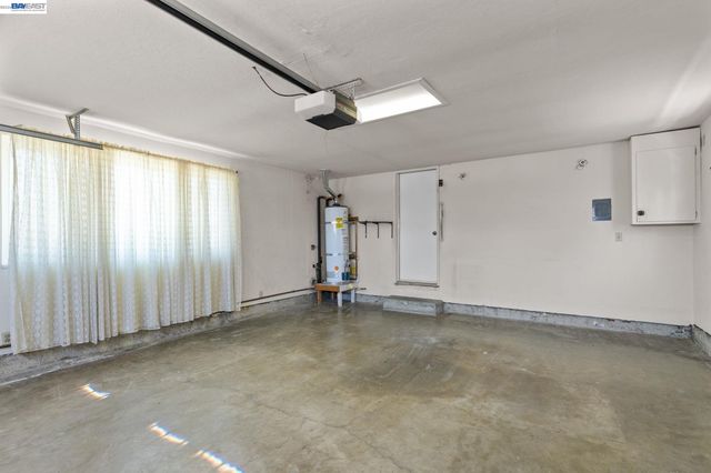 40272 Davis St, Fremont, CA 94538