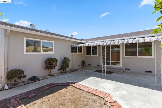 40272 Davis St, Fremont, CA 94538