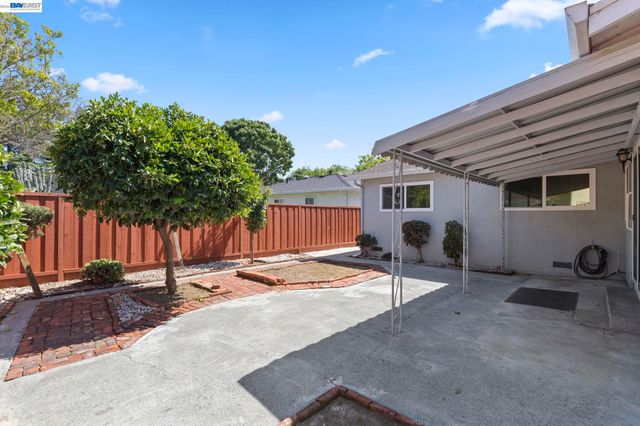 40272 Davis St, Fremont, CA 94538
