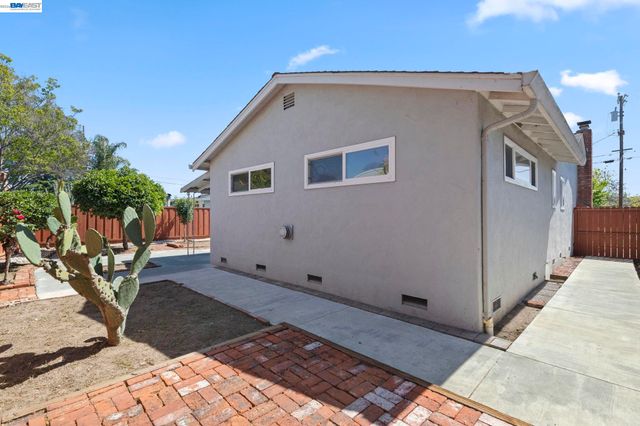 40272 Davis St, Fremont, CA 94538