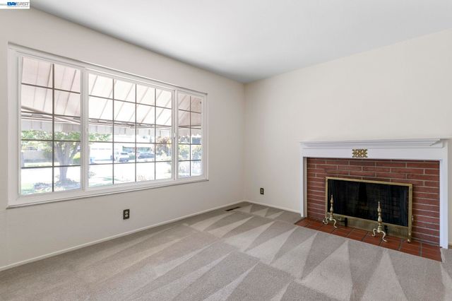 40272 Davis St, Fremont, CA 94538