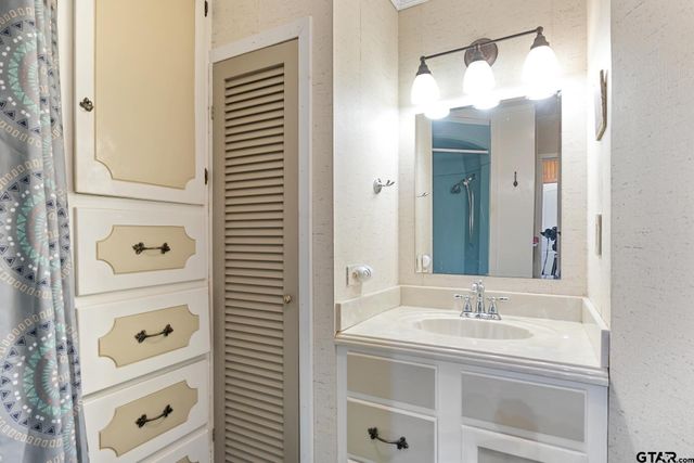 1265 Lake Franklin Dr, Winnsboro, TX 75494