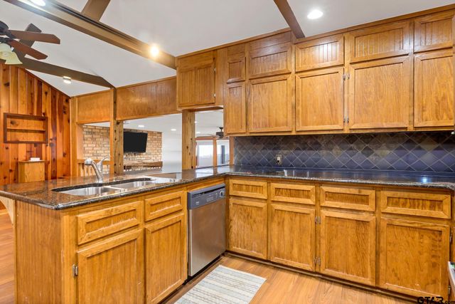 1265 Lake Franklin Dr, Winnsboro, TX 75494