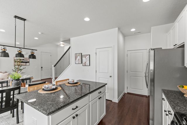 1812 W PARKVIEW DR, Syracuse, UT 84075
