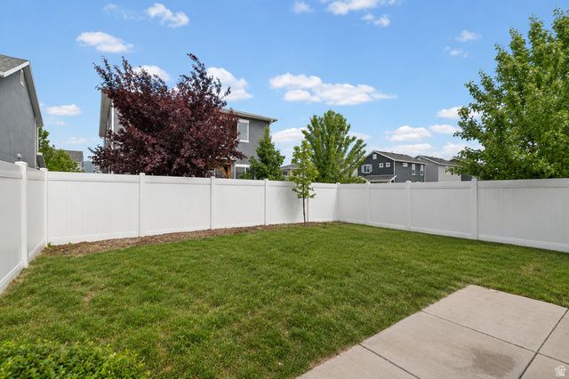 1812 W PARKVIEW DR, Syracuse, UT 84075