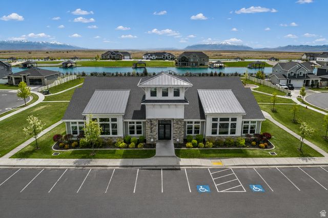 1812 W PARKVIEW DR, Syracuse, UT 84075