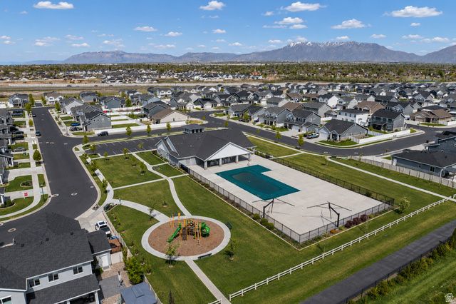 1812 W PARKVIEW DR, Syracuse, UT 84075